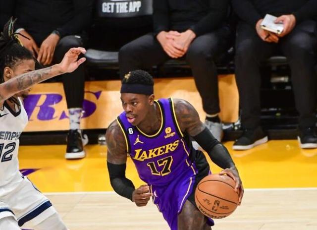 足球-湖人终于赢了关键球！施罗德关键抢断打2+1真犀利