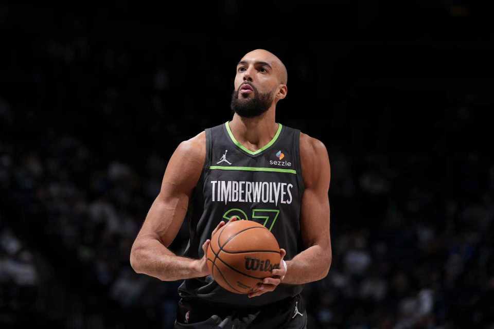 NFL-库里华子缺席！森林狼大胜勇士终结5连败升前六 戈贝尔15+17